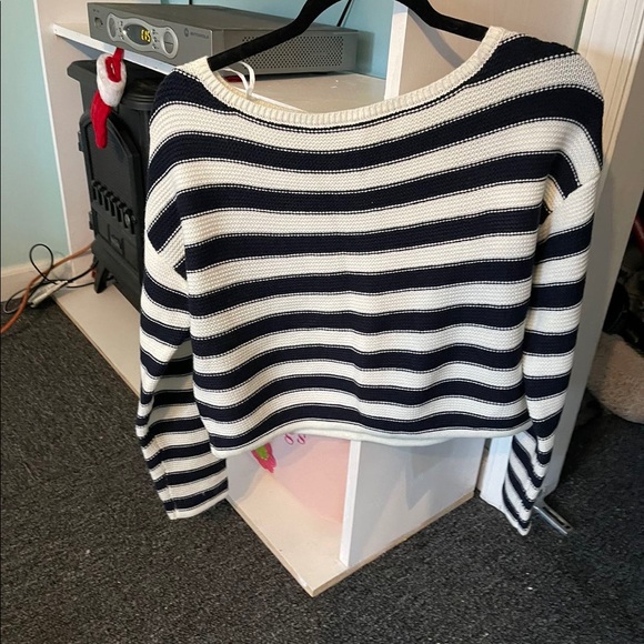 Black and white striped sweater - Picture 1 of 3